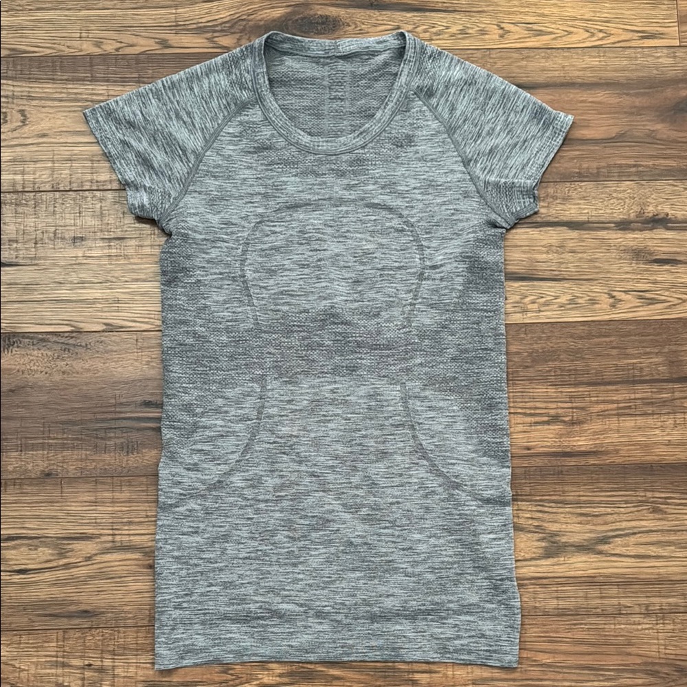 Lululemon swiftly tech women’s athletic top size 6